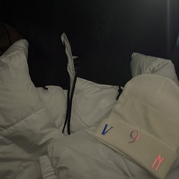 Aeropostale jacket and Authentic V9N winter skull cap - Picture 2 of 5